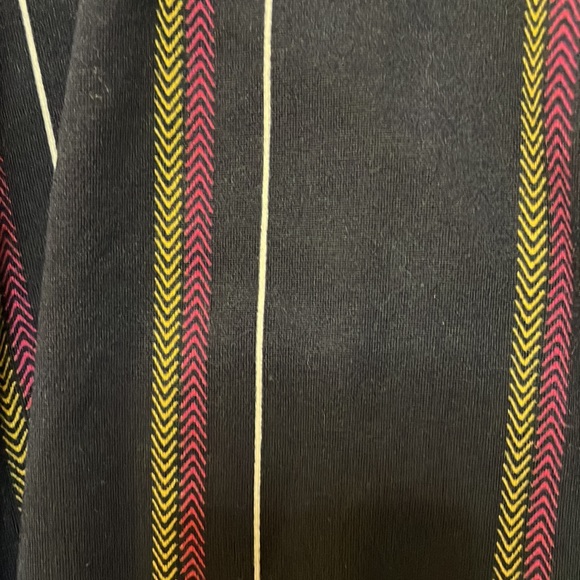 🌿NWOT!! • LAVENDER FIELD BOHO DARK NAVY OVERSIZED VNECK TEE • SIZE MEDIUM🌿 - Picture 4 of 5